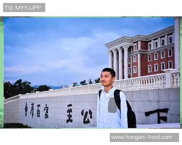 羽毛球场上的追梦旅程：刘磊的坚持与成长故事