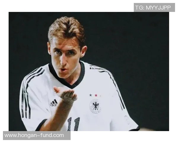 足球场上的传奇之路七号球衣背后的明星故事